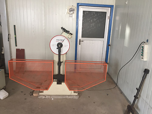 Low temperature impact testing machine